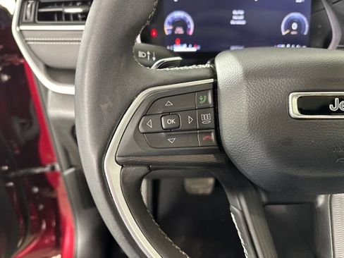 Used 2023 Jeep Grand Cherokee Altitude image 16