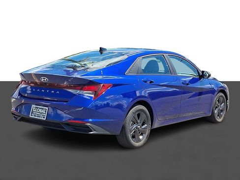 Used 2023 Hyundai Elantra SEL FWD image 7