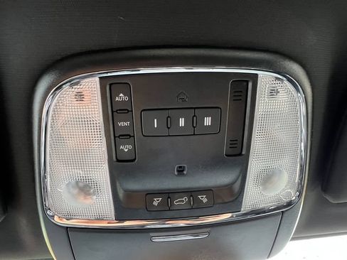 Used 2020 Jeep Grand Cherokee Limited AWD/4WD image 32