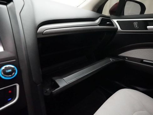 Used 2020 Ford Fusion SE w/ Equipment Group 151A FWD image 31