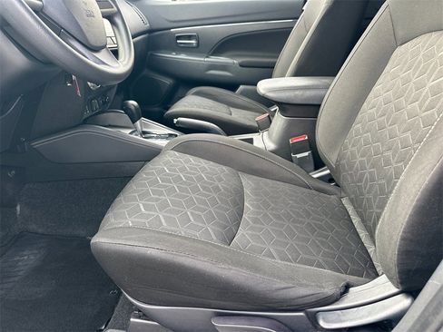 Used 2020 Mitsubishi Outlander Sport ES image 10