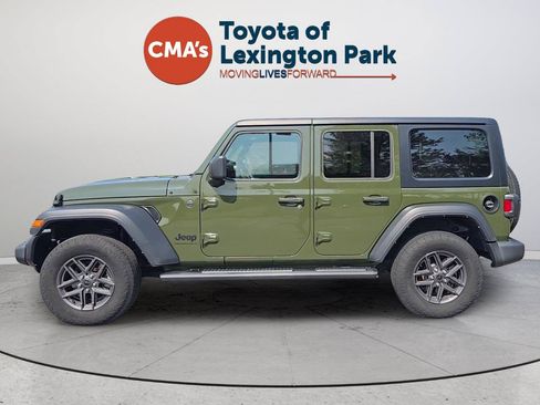 Used 2024 Jeep Wrangler Unlimited Sport AWD/4WD image 2