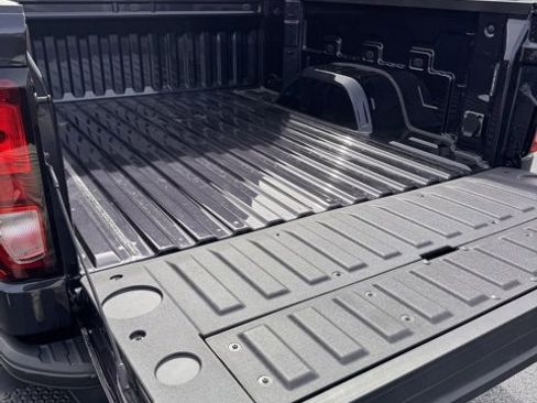 Used 2025 GMC Sierra 1500 Elevation image 12