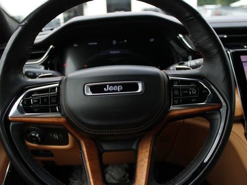 Used 2022 Jeep Grand Cherokee L Summit AWD/4WD image 16