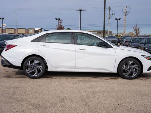 New 2025 Hyundai Elantra Sport image 9