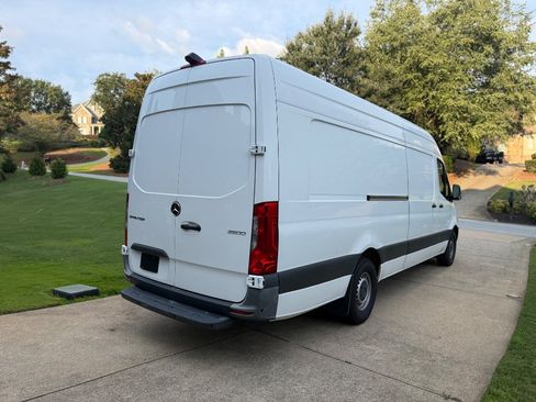 Used 2023 Mercedes-Benz Sprinter 2500 image 6