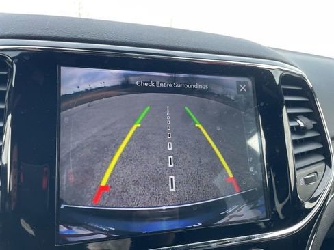 Used 2020 Jeep Grand Cherokee Limited w/ Premium Lighting Group image 12