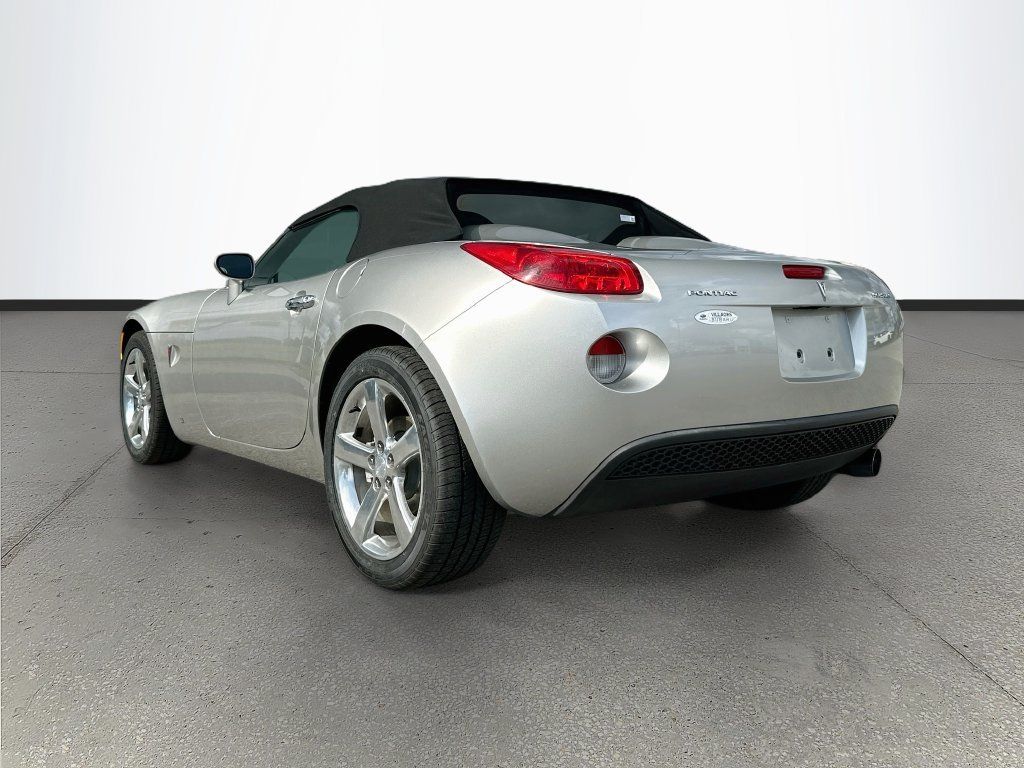 Used 2007 Pontiac Solstice Convertible w/ Premium Package RWD image 5