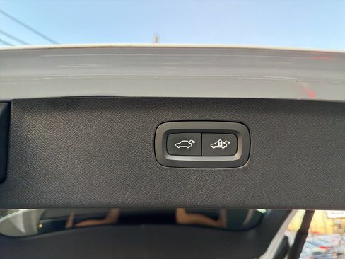 Used 2016 Volvo XC90 T6 Momentum image 7