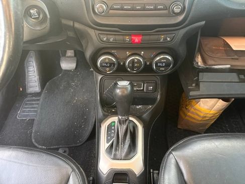 Used 2017 Jeep Renegade Limited FWD image 16