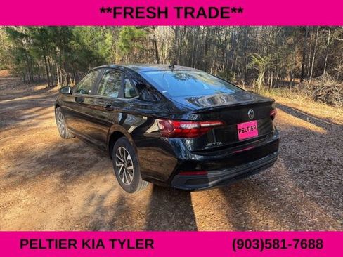 Used 2024 Volkswagen Jetta S image 8