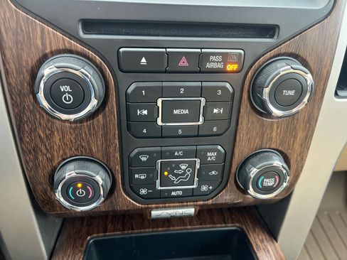 Used 2013 Ford F150 Lariat w/ Luxury Equipment Group image 38