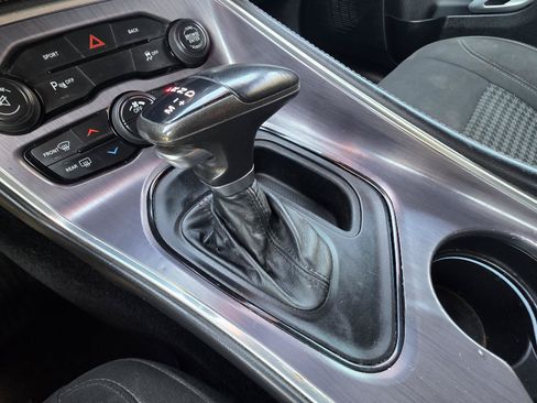 Used 2015 Dodge Challenger SXT RWD image 14