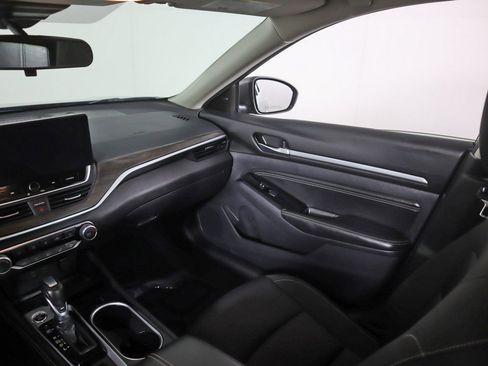 Used 2023 Nissan Altima 2.5 SV w/ SV Premium Package image 36