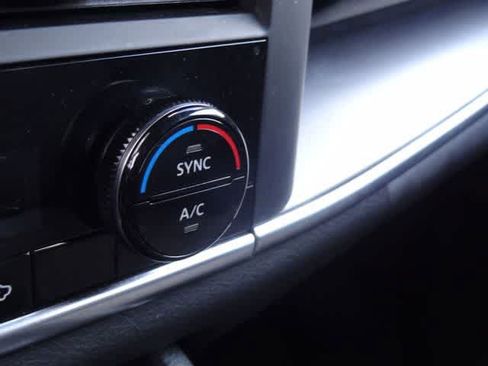 Used 2023 Nissan Rogue SV image 20