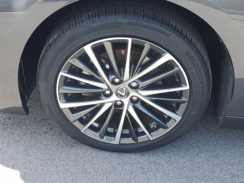 Used 2023 Lexus ES 300h w/ Premium Package image 5