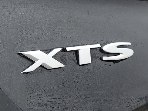 Used 2018 Cadillac XTS Premium Luxury image 12