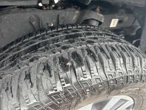 Used 2021 Toyota Tacoma Limited image 13