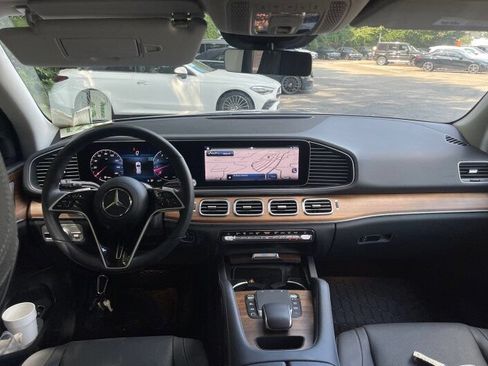 Used 2025 Mercedes-Benz GLE 350 4MATIC image 6
