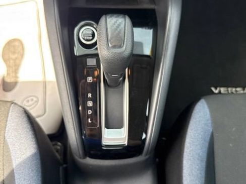 Used 2025 Nissan Versa SV FWD image 25
