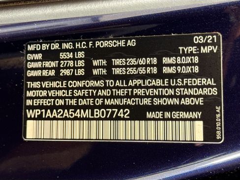 Used 2021 Porsche Macan image 25