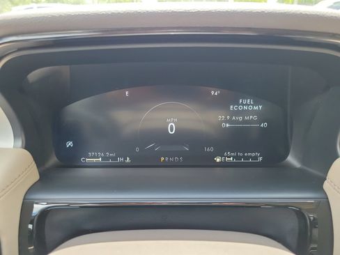 Certified 2022 Lincoln Nautilus FWD w/ Premium Package image 23