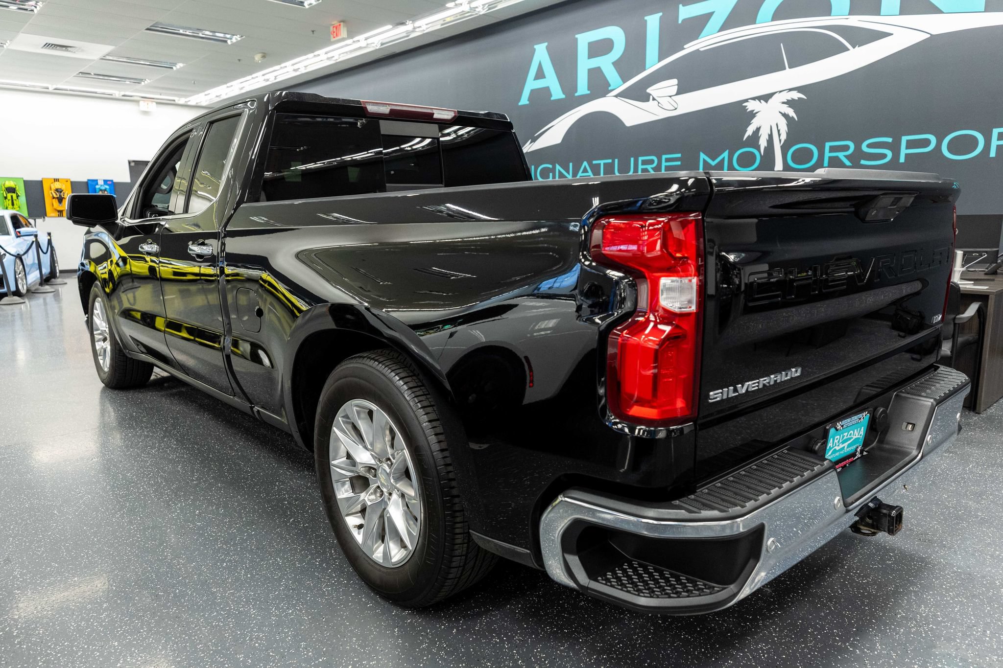 Used 2019 Chevrolet Silverado 1500 LTZ w/ LTZ Plus Package AWD/4WD image 10