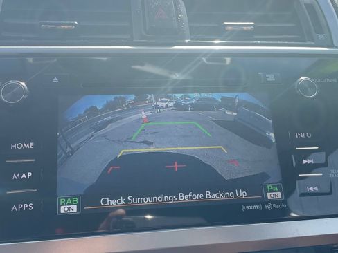 Used 2017 Subaru Outback 2.5i Touring w/ Popular Package #5A AWD/4WD image 12