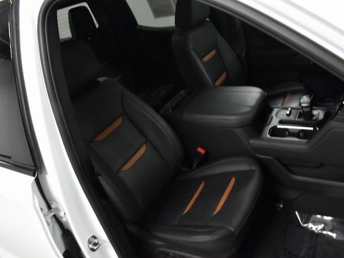 Used 2024 GMC Sierra 1500 AT4 w/ Technology Package image 14