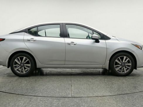 Used 2025 Nissan Versa SV FWD image 11
