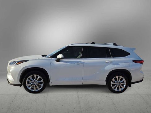 Used 2022 Toyota Highlander Limited AWD/4WD image 5