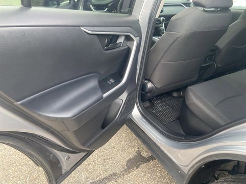 Used 2022 Toyota RAV4 LE image 14