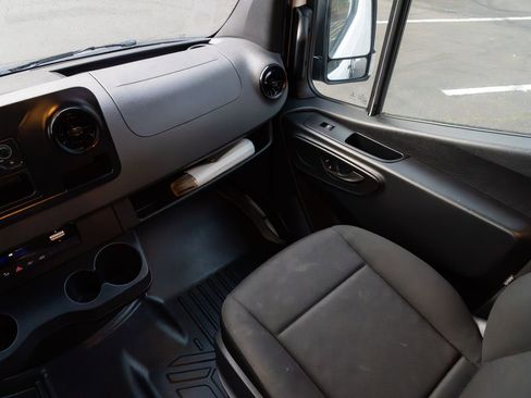 Used 2019 Mercedes-Benz Sprinter 4x4 170 image 23