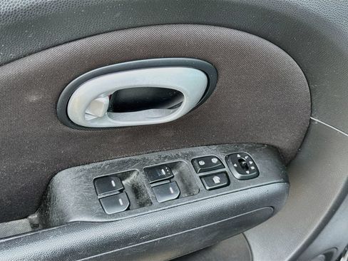 Used 2016 Kia Soul FWD image 19