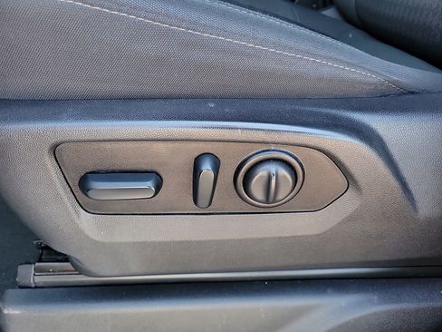 Used 2023 Chevrolet Silverado 2500 LT w/ Convenience Package image 11