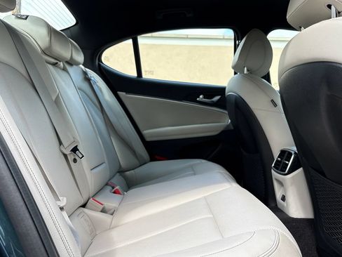 Used 2024 Genesis G70 2.5T RWD image 36