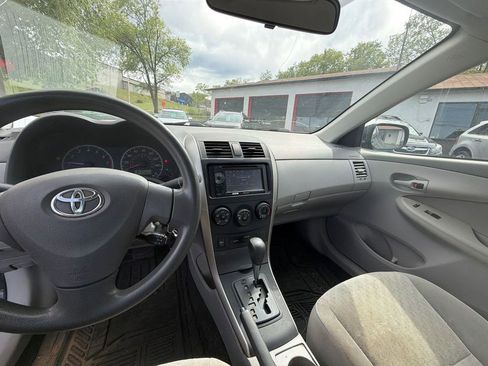Used 2009 Toyota Corolla FWD image 12