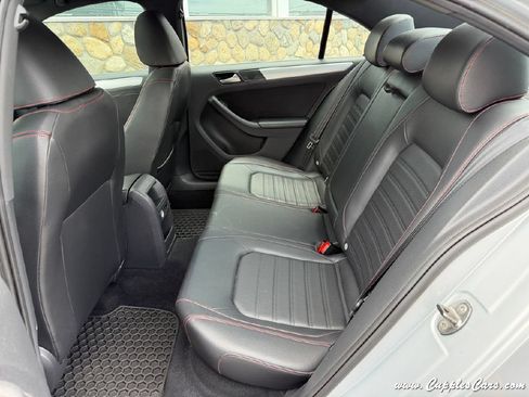 Used 2013 Volkswagen Jetta GLI Autobahn FWD image 8
