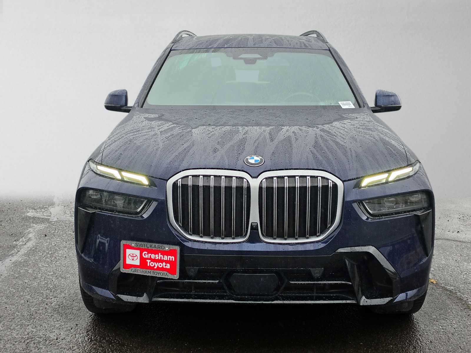 Used 2023 BMW X7 xDrive40i w/ M Sport Package AWD/4WD image 8