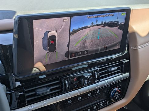 New 2026 Nissan Pathfinder Platinum image 19