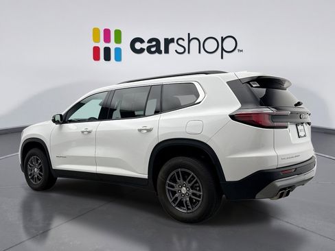 Used 2025 GMC Acadia Elevation image 3