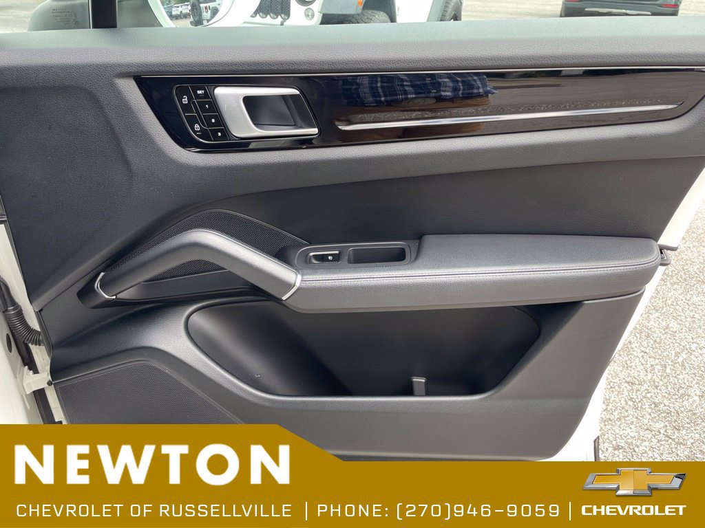 Used 2019 Porsche Cayenne AWD/4WD image 24