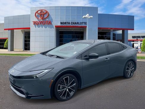 Used 2023 Toyota Prius Limited FWD image 5