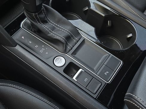 Used 2023 Volkswagen Atlas SE image 28