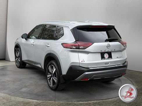 Used 2023 Nissan Rogue SL w/ SL Premium Package image 5