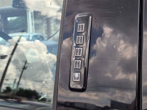 Used 2018 Ford F150 Lariat AWD/4WD image 12
