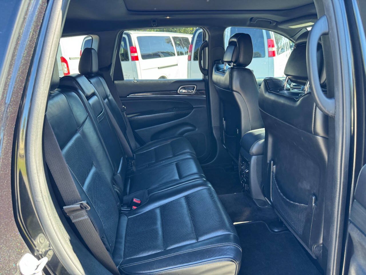 Used 2016 Jeep Grand Cherokee Overland RWD image 15