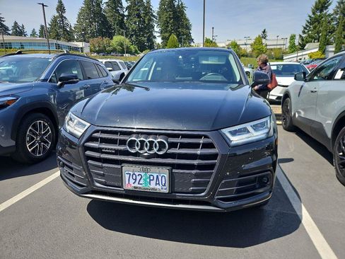 Used 2019 Audi Q5 Prestige w/ Prestige Package AWD/4WD image 2