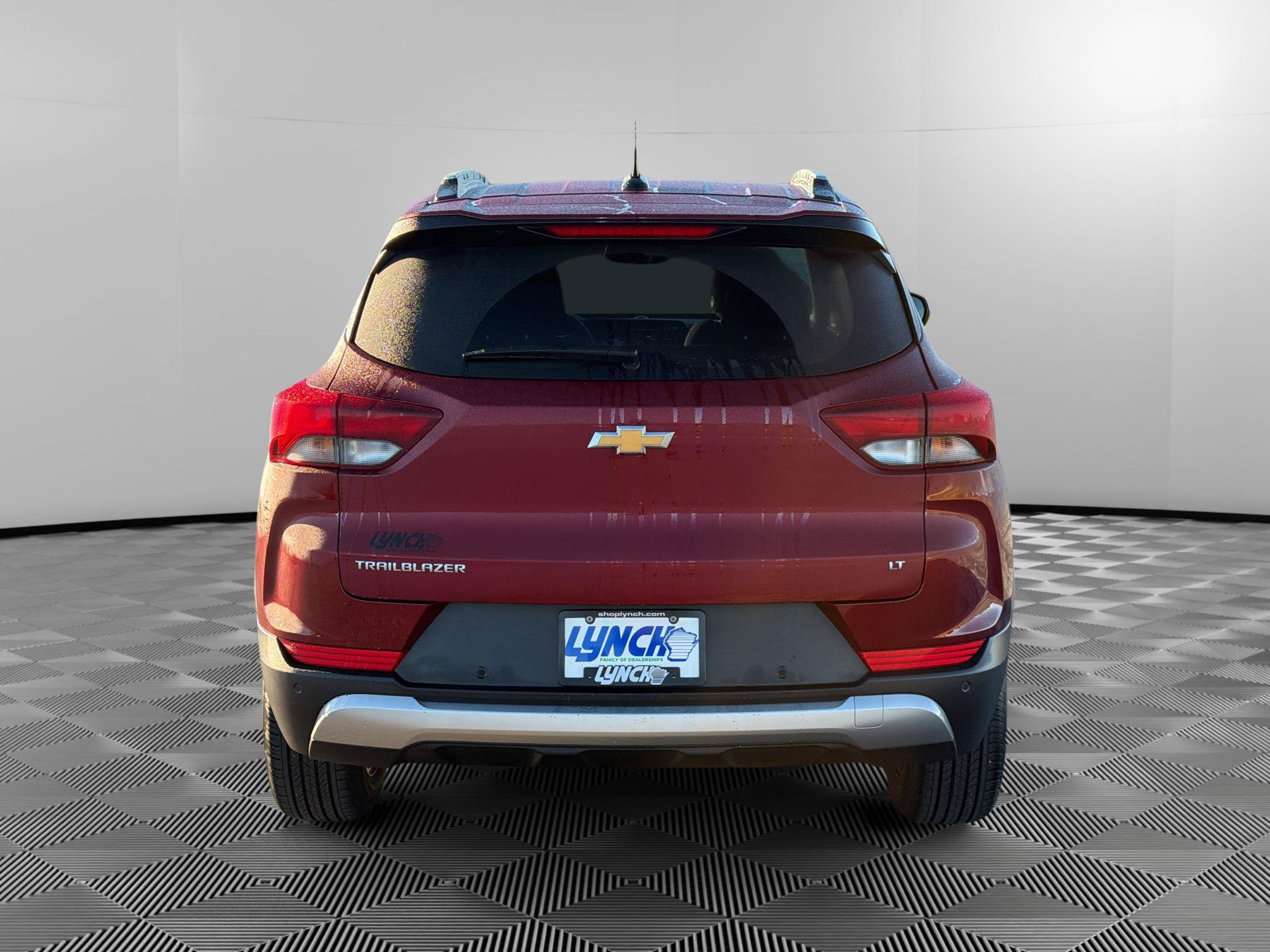 Used 2024 Chevrolet TrailBlazer LT w/ Convenience Package FWD image 3