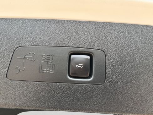 Used 2020 Lincoln Corsair FWD w/ Equipment Group 101A image 28